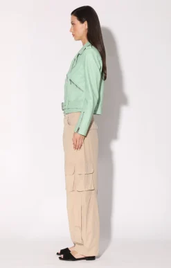 Leather><noscript><img width=