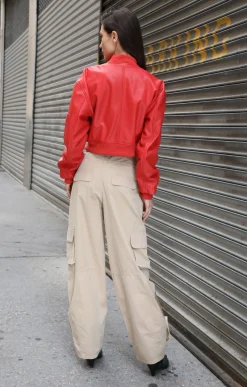 Leather><noscript><img width=