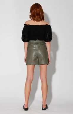 Tops><noscript><img width=