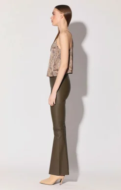 Leather><noscript><img width=