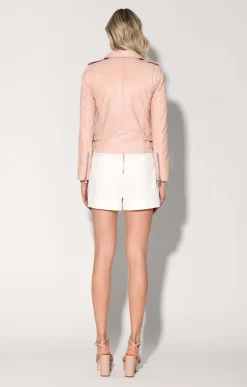 Leather><noscript><img width=