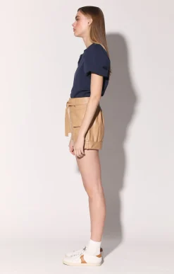 Leather><noscript><img width=