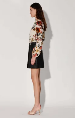 Tops><noscript><img width=