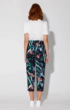 Bottoms><noscript><img width=