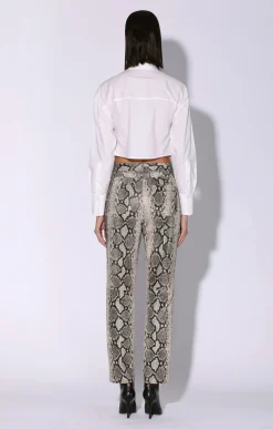 Leather><noscript><img width=